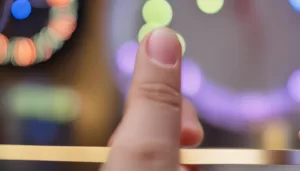 O que fazer quando o bebê chupa o dedo